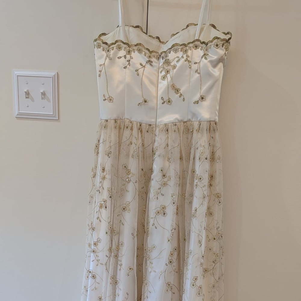 Timeless Floral Dress, size S